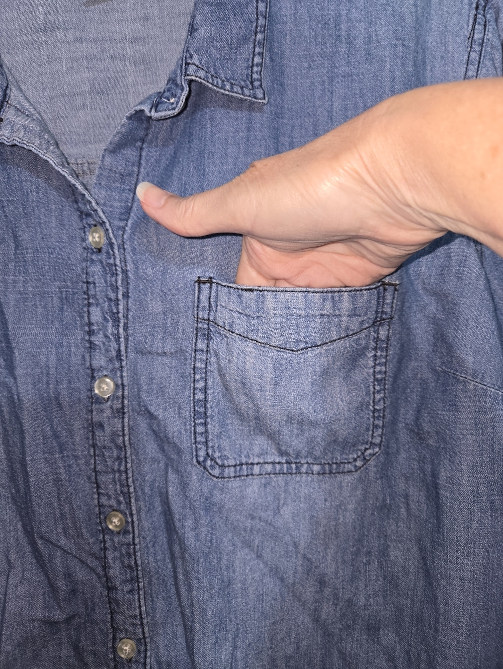 Old Navy Women's XXL The Classic Shirt Blue Denim Button-Up Shirt - Picture 2 of 12